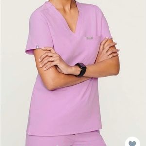 COPY - Dusk Catarina Figs scrub top - size small